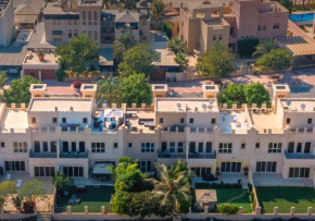 Al Hamra 4-Bedroom Luxury Villa Golf View